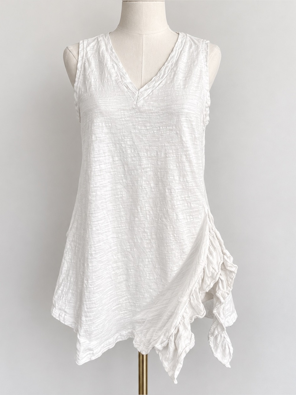 Amaryllis White V-Neck Sleeveless Tunic Tank Top Boho Ruffle Hem M